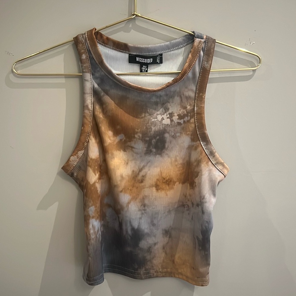 MISSGUIDED Halter Tank Top